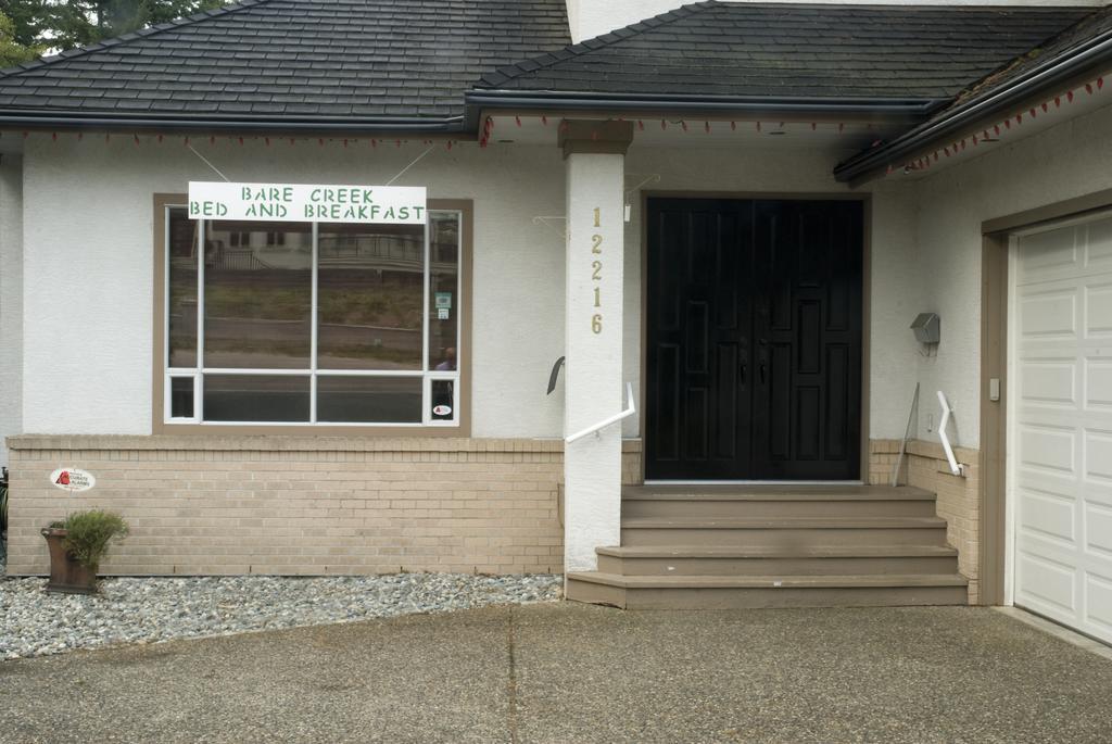 Bare Creek Bed & Breakfast เซอร์รีย์ ภายนอก รูปภาพ